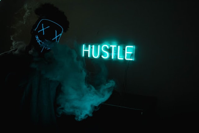 Jadi Kiblat Millennial dan Gen Z Sekarang: This is Hustle Culture!